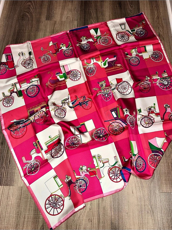 Hermès Accessories - Hermès Voitures Exquises Carré 90 Scarf Pink & White